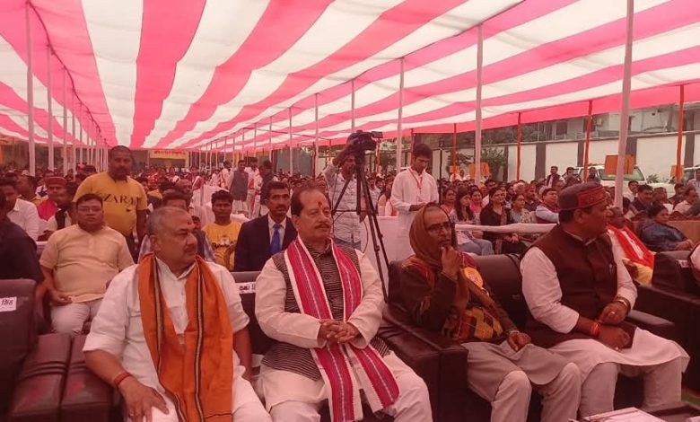 औरंगाबाद सरस्वती शिशु मंदिर के वार्षिकोत्सव "ज्ञानार्क ज्योति" कार्यक्रम में माननीय उपमुख्यमंत्री श्री विजय सिन्हा जी के साथ शामिल उपस्थित हुआ ।